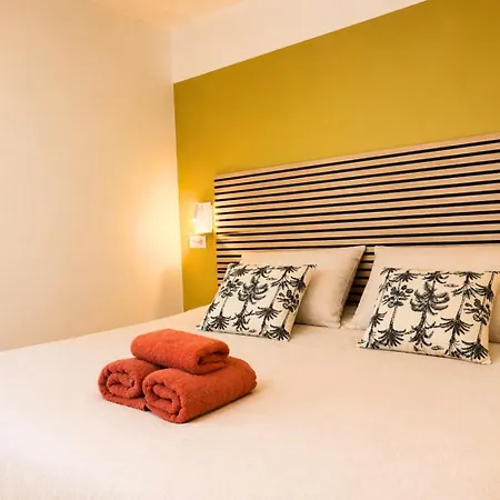 Apartment Le Cocon Du Haut-pont - Parking Gratuit, Ideal Groupe, Proche Gare Saint-Omer (Pas-de-Calais)